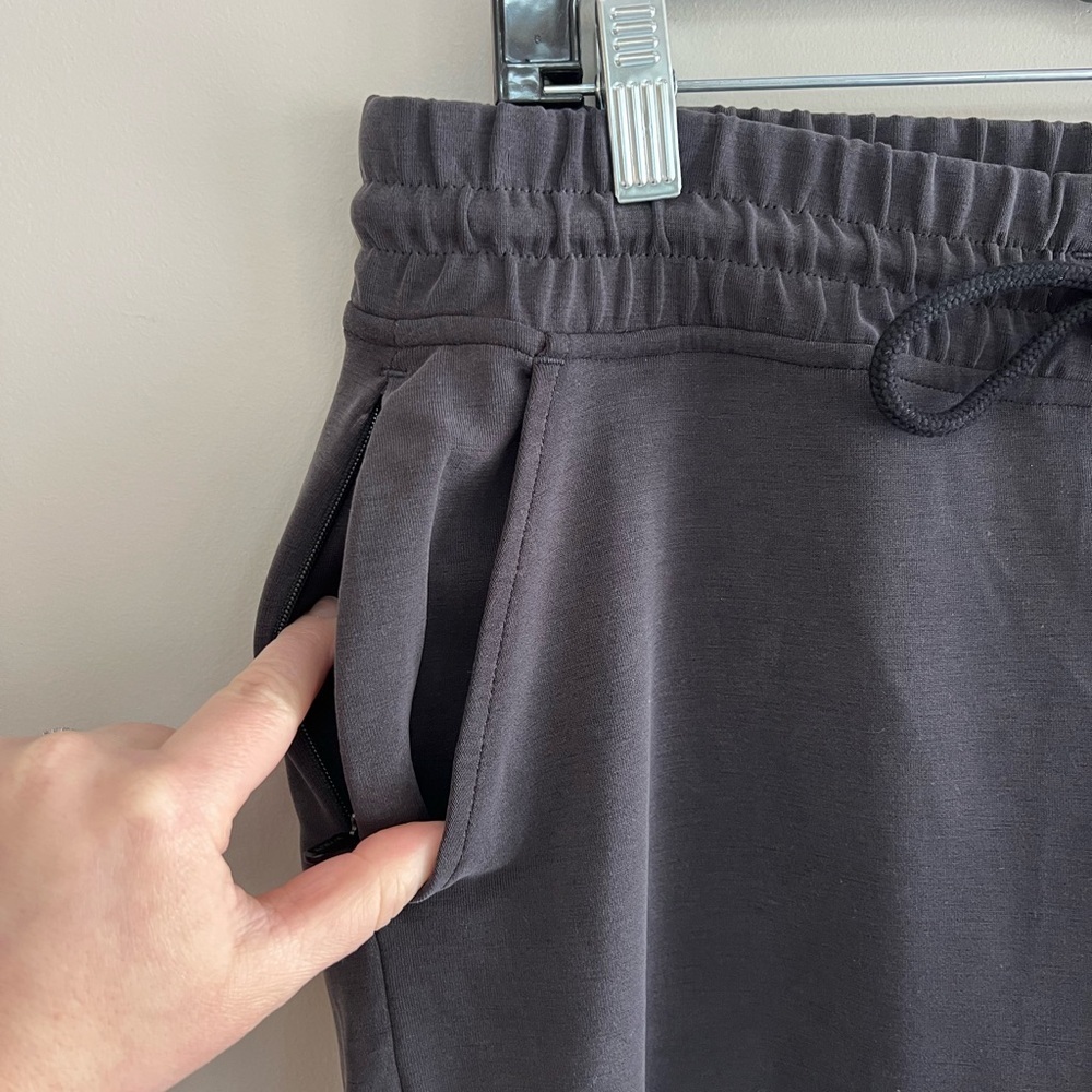 Athleta NWT Seasoft Mid Rise Straight Slightly Flared Lounge Pant, Black, M - Picture 7 of 15